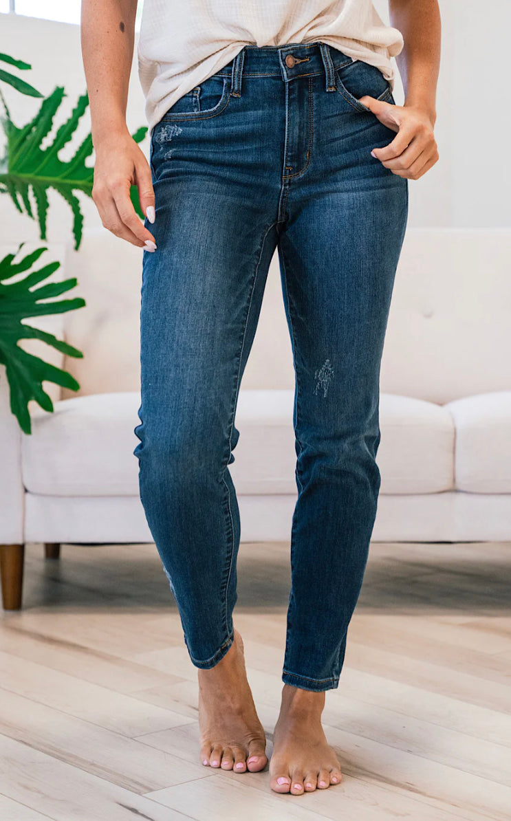 Judy Blue Mid Rise Relaxed Fit Jeans